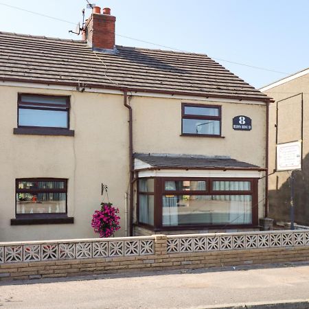 8 Heatons Bridge Road Villa Ormskirk Exterior photo